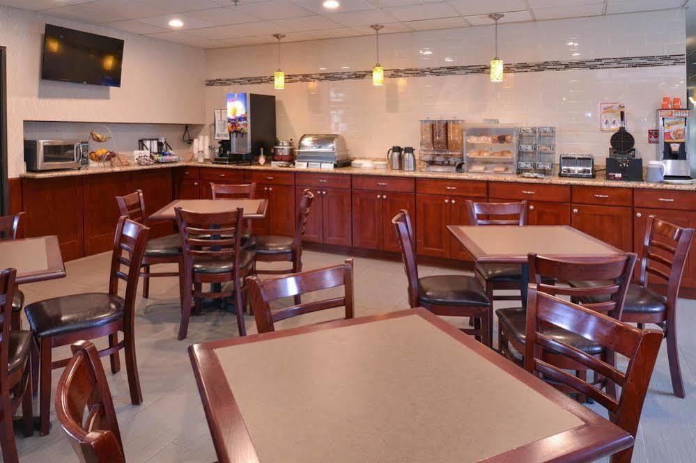 Western Sky Valley Hotel 3*