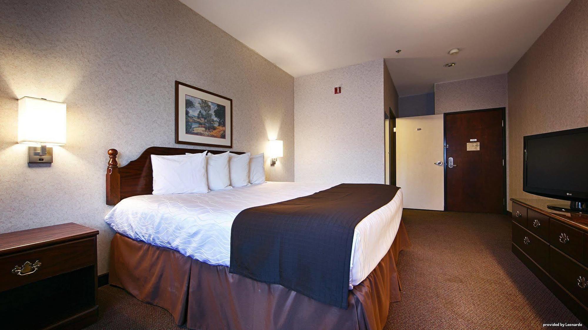 Western Sky Valley Hotel