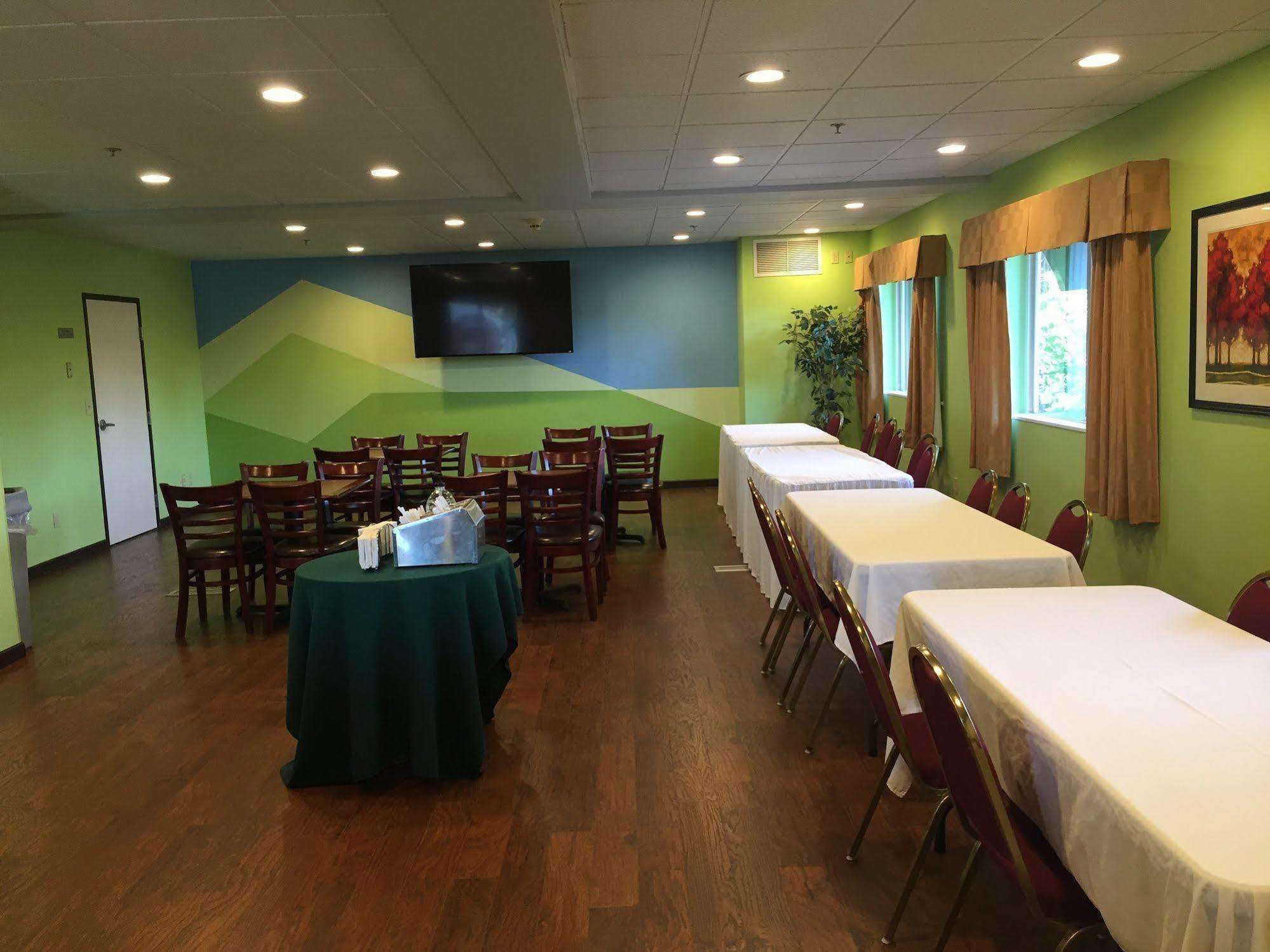 Western Sky Valley Hotel Monroe